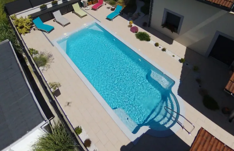 piscine fond plat à Brignoles dans le Var