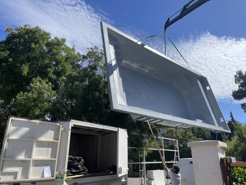 Livraison piscine rectangulaire 8 x 4 m à La garde à coté de Toulon dans le Var