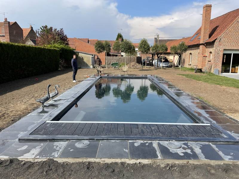 Installation terrasse autour d'une piscine à Cysoing
