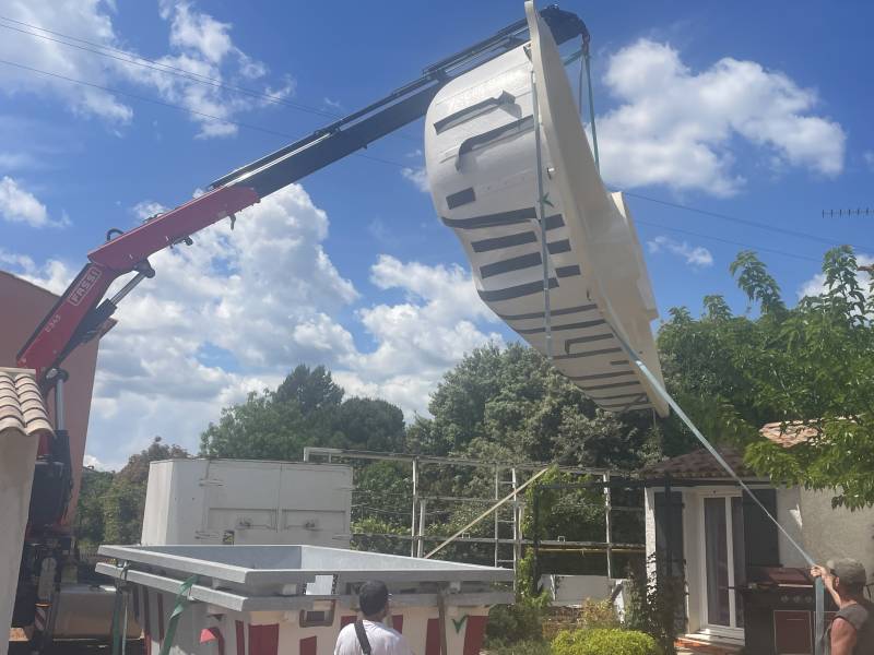 Livraison piscine coque Var