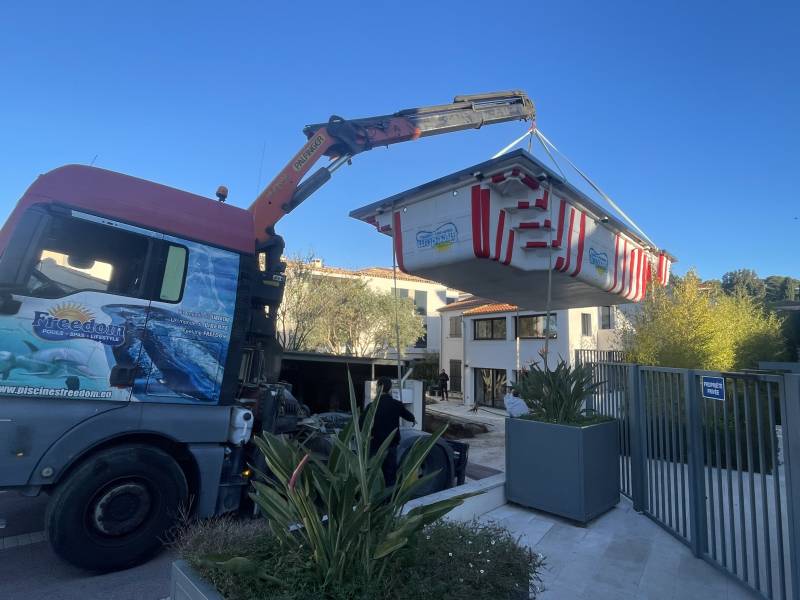 Livraison Piscine Freedom var