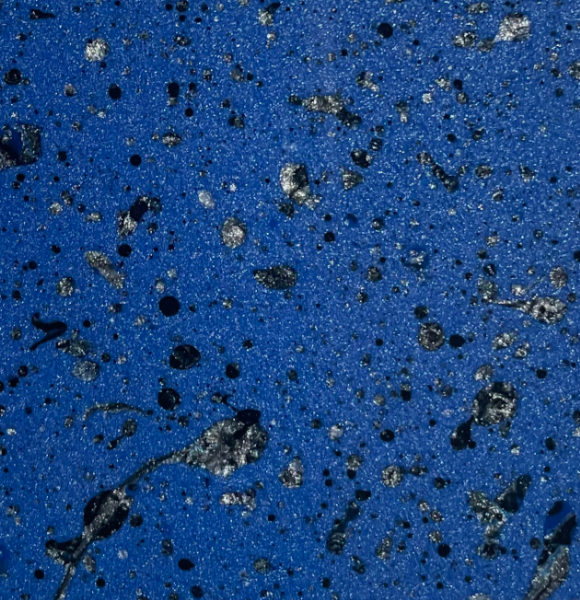 couleur bleu foncé aux Arcs à coté de Draguigan dans le Var