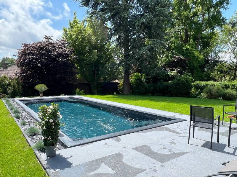 Piscine noire Bali dans le Nord à lambersart à coté de Lille