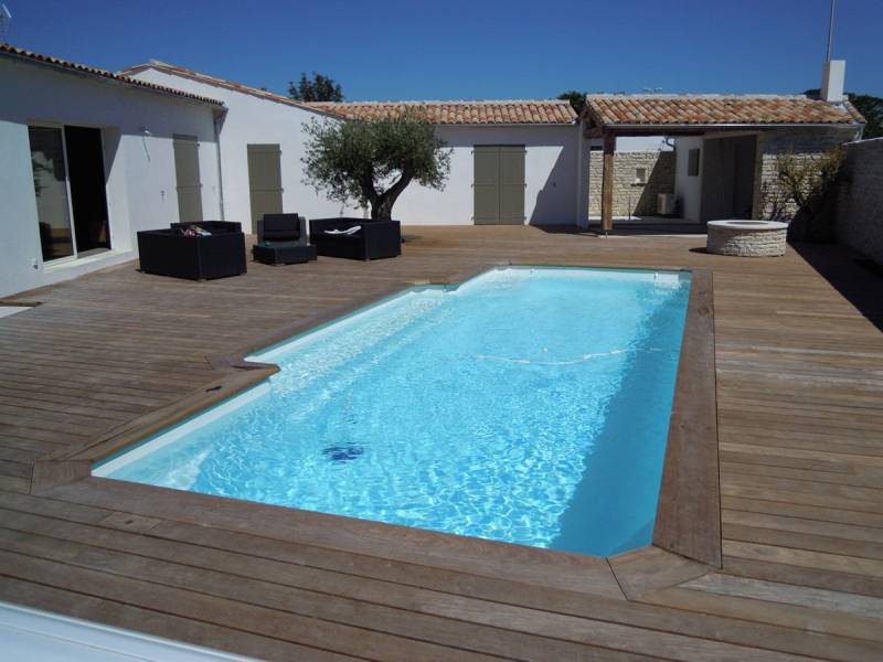 piscine esprit couloir de nage installée au Thoronet à coté de Draguignan