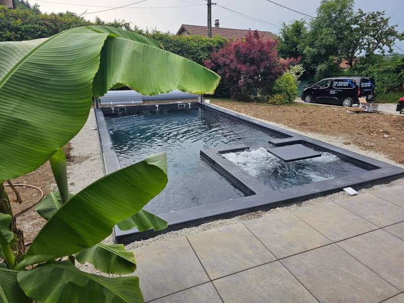 piscine coque avec spa intégré à coté de Lille Nord
