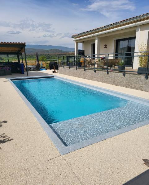 Piscine à saint Raphael dans le Var