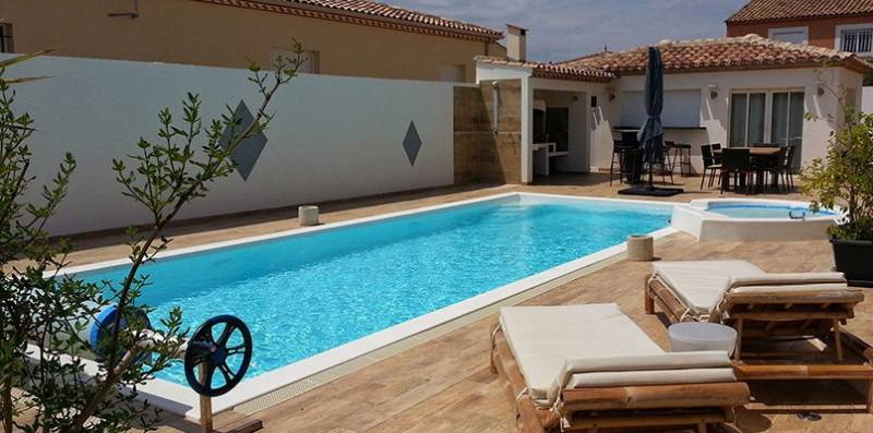 Piscine de 10 m à Sant Maximin la Sainte Baume dans le Var