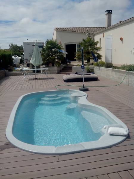 Mini piscine forme libre à Saint Raphael dans le var