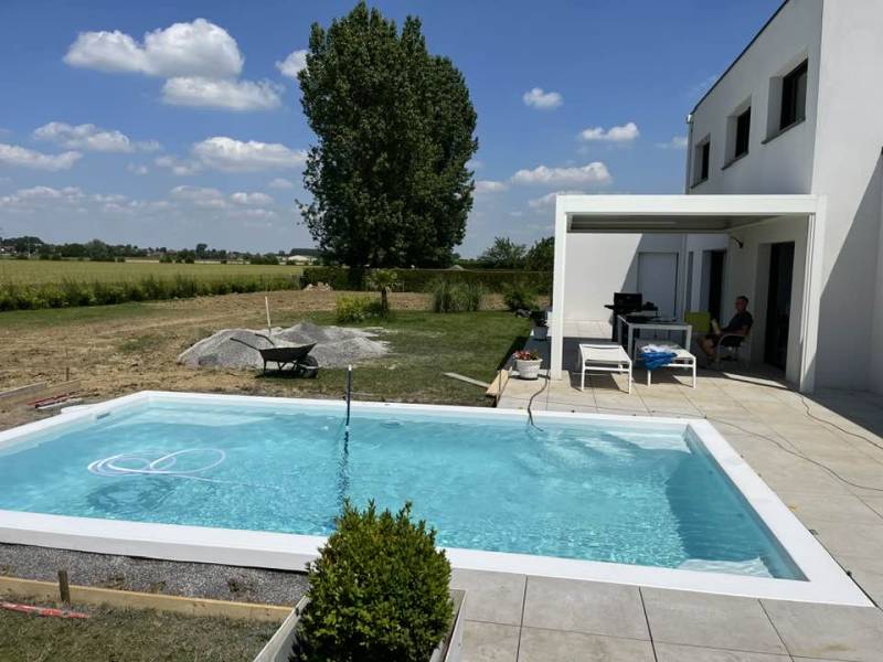 Piscine rectangulaire à Annezin dans le Pas de Calais